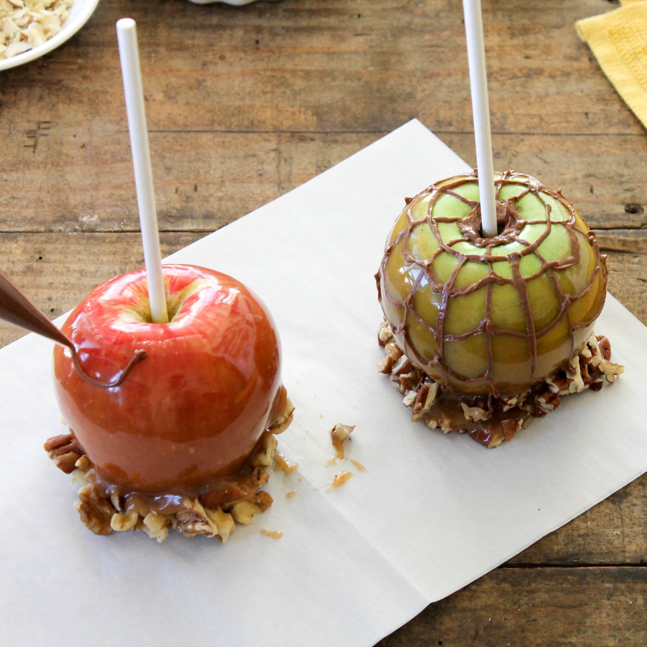 carmel-apples-with-spider-webs