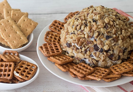 Dessert Cheeseball