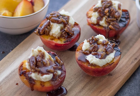 Grilled Peaches with Mascarpone and Caramelized Pecans