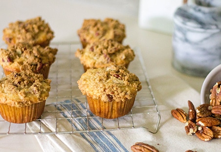 Pecan Crumble Oatmeal Muffins