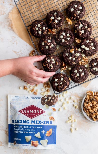 Diamond White Chocolate Chip & Walnut Cookies
